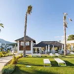 Luxury 2 Bedroom Appartement *