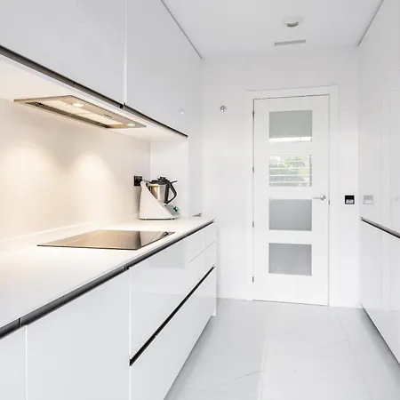 Luxury 2 Bedroom Apartament