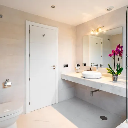 Apartment Luxury 2 Bedroom *